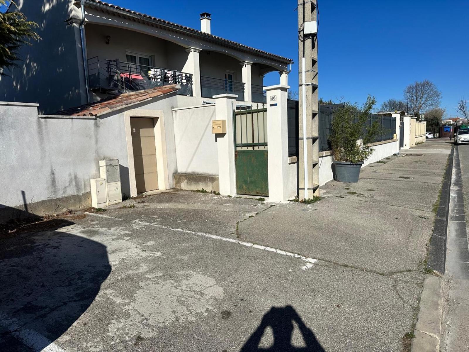 Appartement T2 Avec Terrasse Et Cour 卡瓦永 外观 照片