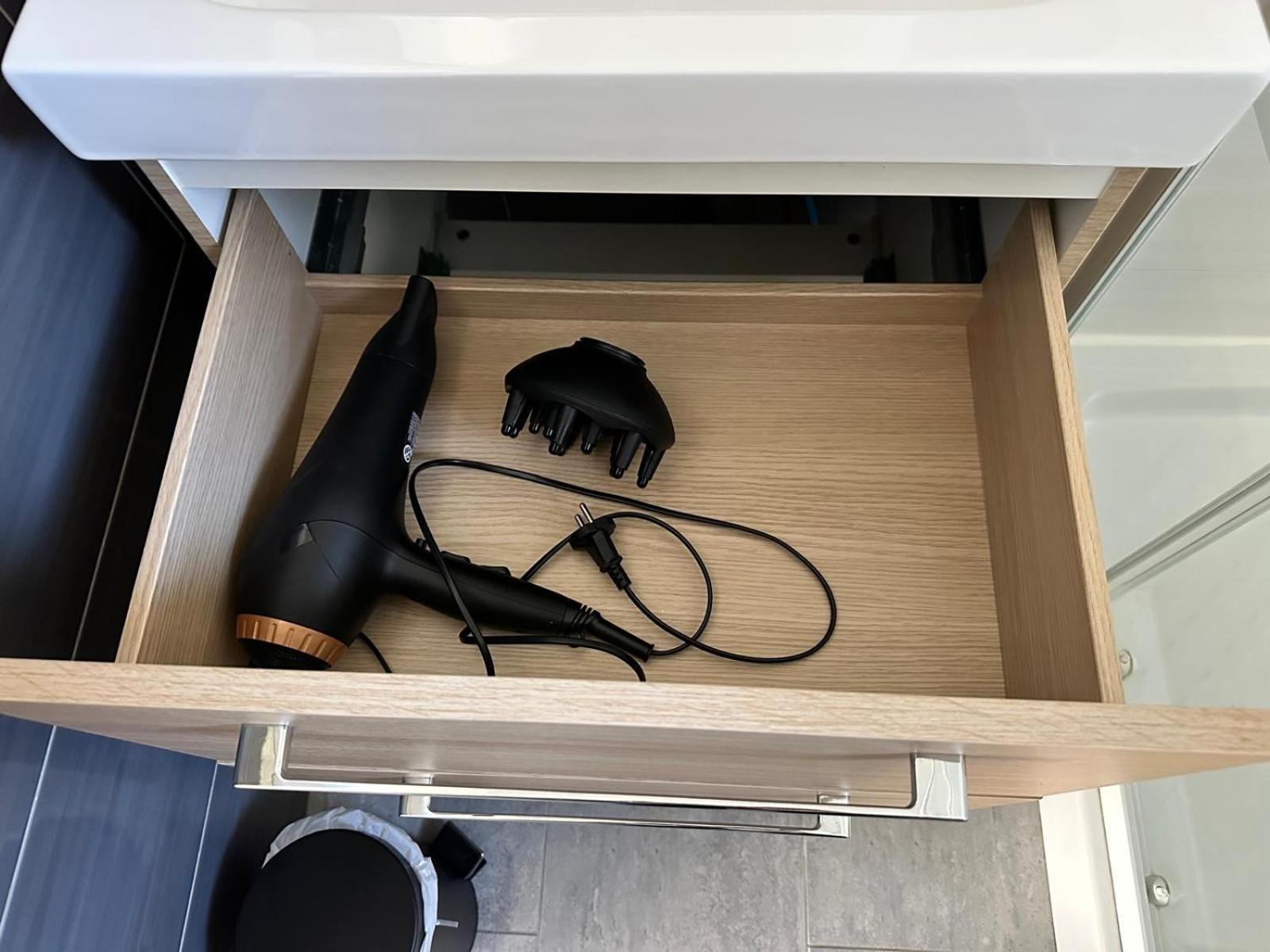 Appartement T2 Avec Terrasse Et Cour 卡瓦永 外观 照片